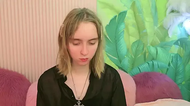 Beverly_Gomes — spank my ass 30 and play with my  toy