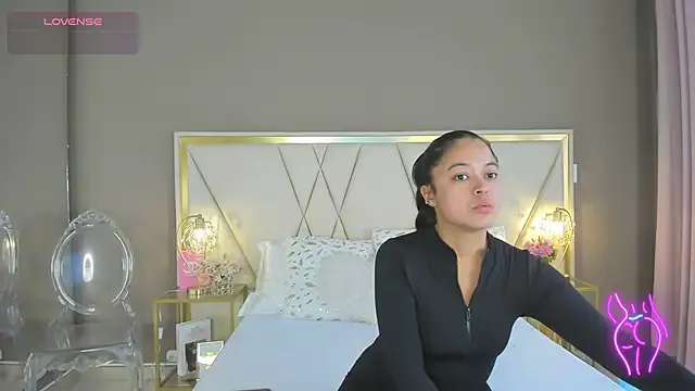 BiancaDior — OPEN PRETTY PUSSY