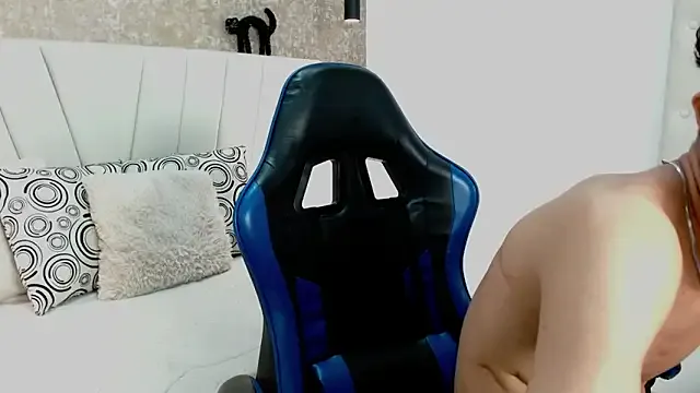 Billi_Till — Show ass + spankss ass