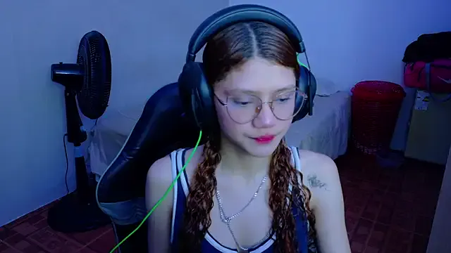 Birdie_0 — pinch nipples and spanks boobs