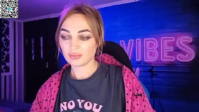 Blonde_Temptation — Slap my ass 5 times