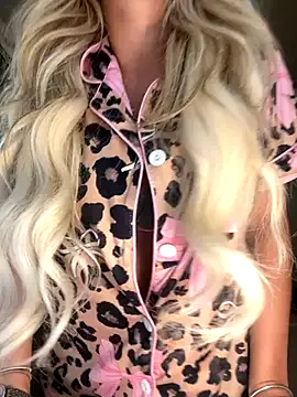 BlondeBetty — GET MY BOOBS OUT 