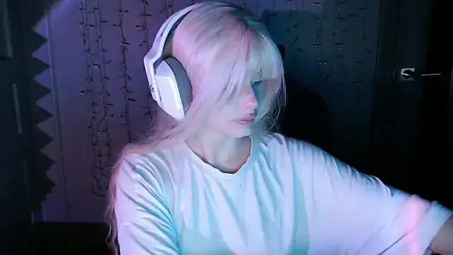 BlondyyArish — spank ass