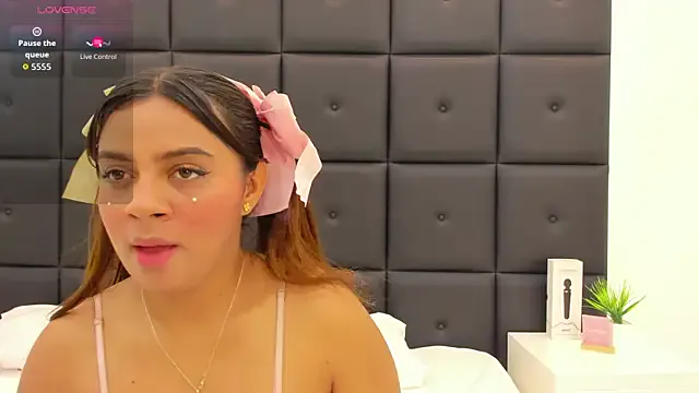 BrendaBahamon — Show boobs