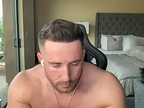 brettmycles28 — Freechat on StripChat