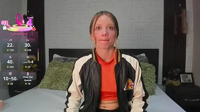 Brianna_Bondd — fingers in pussy