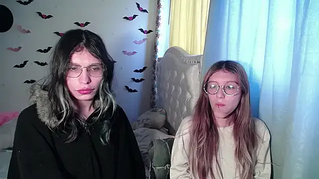 BRIAR_AND_BLAIR — TOTALLY NAKED BRIAR AND BLAIR