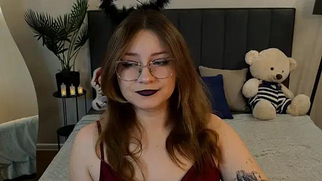 StripChat Briarx is Freechat Briarx — nipple clamps