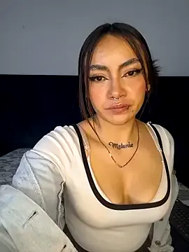Brigith24 — Hand bra