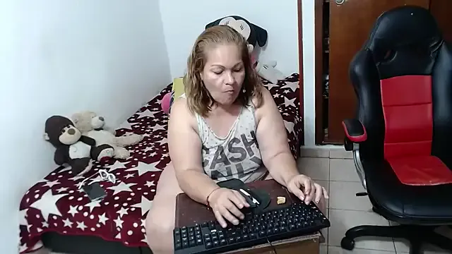 Britney-22 — Pay my semester