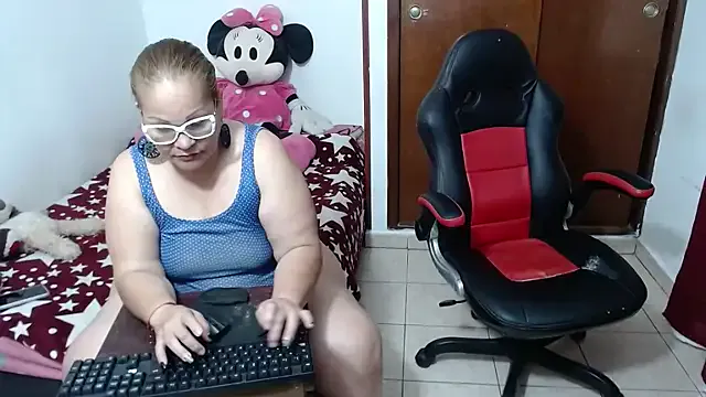 Britney-22 — Pay my semester