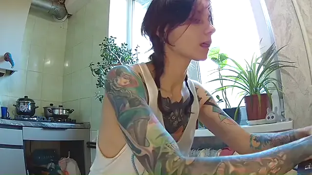 BroadFantasy — play my holes and squirt