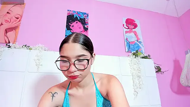 BrownMaia1 — Show my tits + make my ass red