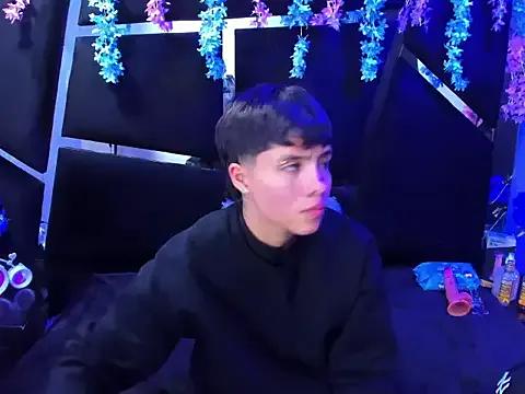 StripChat Bruno_Cruzz is Private Bruno_Cruzz — fingers in ass
