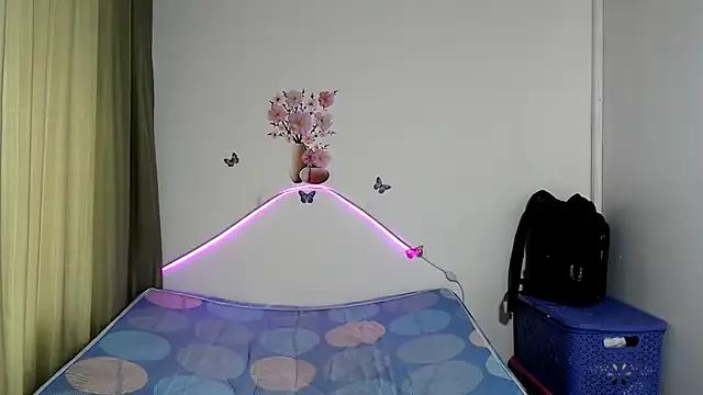 BRYXS1 — DOBLE PENETRACION EN CUATRO...ORGASMO!