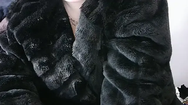 busty-bella1 — OILY TIT SHOW IN TICKET SHOW