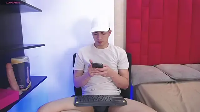 Cady_Hot — show ass
