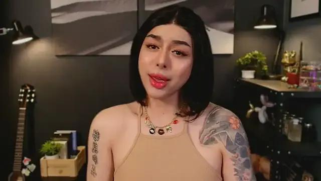 callmeLUNA — Public Cum Shot