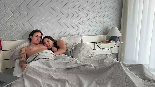 Cam-FrenchKiss — Je la prends en cuillre