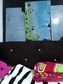 Camila_latina_0 — Chupar juguete / Suck Dildo