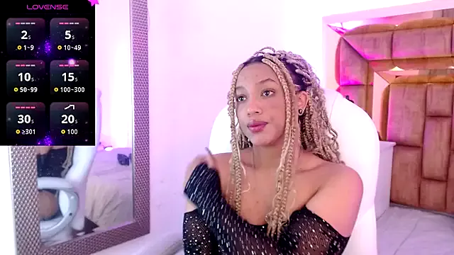 Camila_Mishiima1 — Show tits + Play my nipples