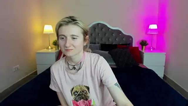 CamillaDreamer — suck dildo