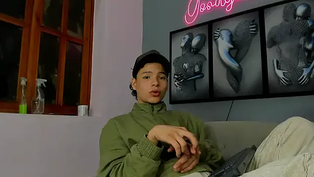 camillo_virgil — Ride dildo + red ass