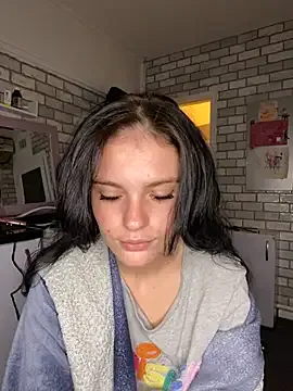 Camwithchlox — Tits out