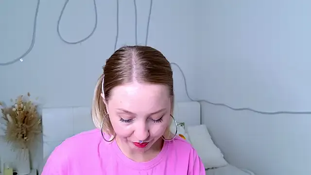 CandiceKingz — slap ass