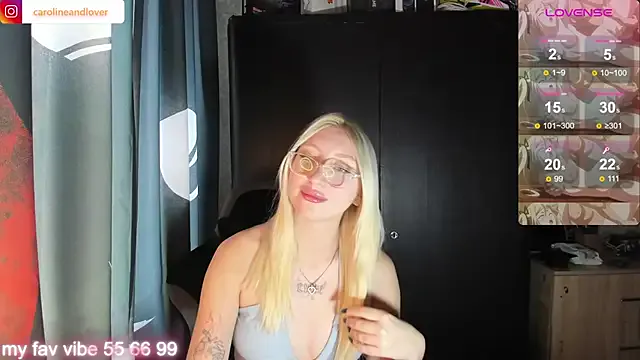 Caroline_lover_ — hand bra