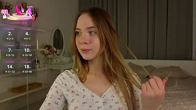 CarollSmithh — deep eyes close to cam + suck fingers :3