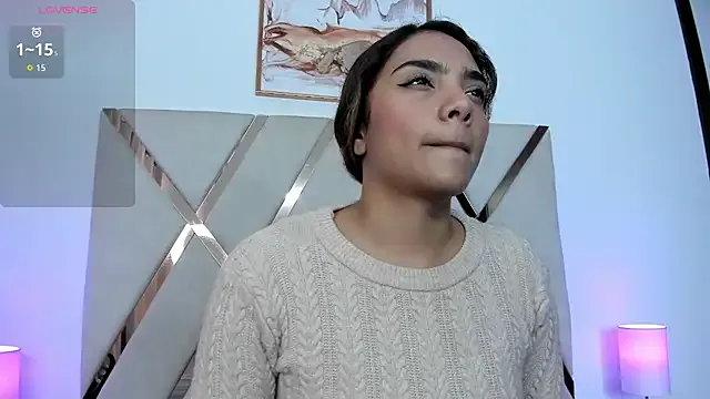 carolynne18 — play with my tits
