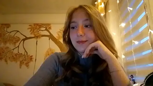 CarynFlaryn — sexy biting lips