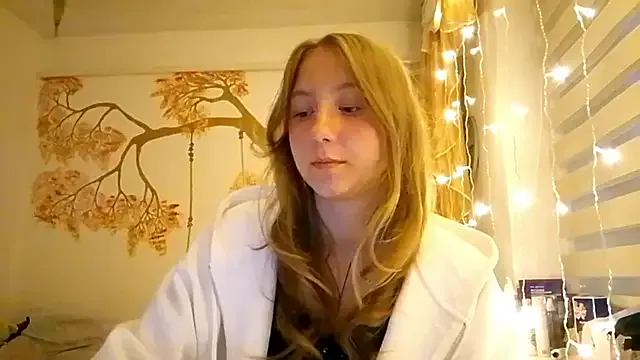 CarynFlaryn — Meow+claws^^