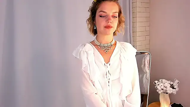 CaylaHalama — air kiss