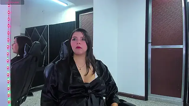 Charlotte-Star — cum show