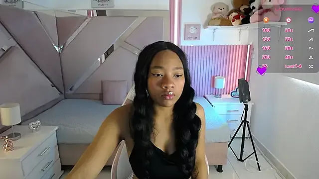 Charlotte_ebony_ — flash ass + fingers pussy