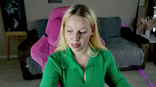 Charming_Cutie — Freechat on StripChat