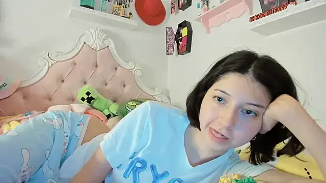cherrycute — open pussy zoom