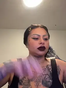chicanachic13 — Freechat on StripChat