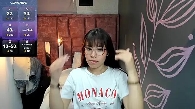 Chloe__Brooks_ — MAKE ME HAPPY ON MY FIRTS DAY 