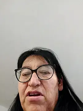 clarita_01 — Masajear culo y tetad