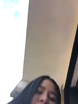 Cloe_27 — Shirt out