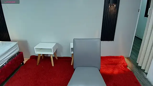 CloeVelvet — Fingers in pussy 