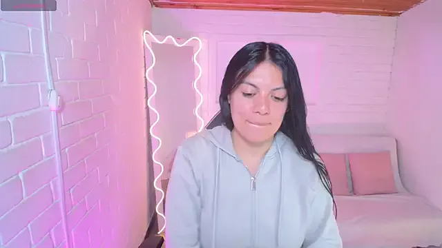 Coraline_tay — show tits