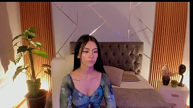 Coralinnee_ — Freechat on StripChat