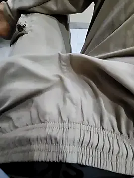 coupleyug — Finger her pussy 