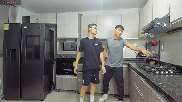 Crazyboys_hot — STIMULATING A SMALL HOLE TO FUCK IT