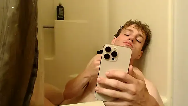 CreamyAustin — Fill mouth with cum and show 