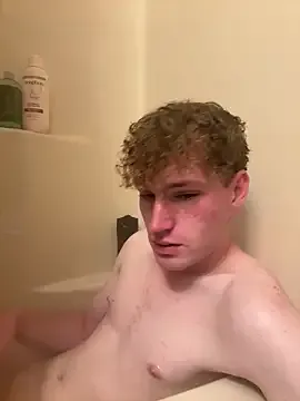 CreamyAustin — Fill mouth with cum and show 